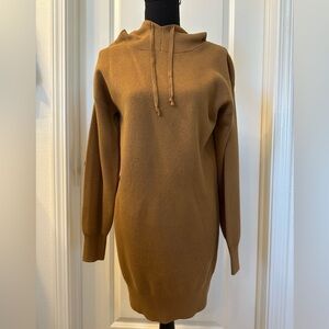 Tan BP. Hooded dress